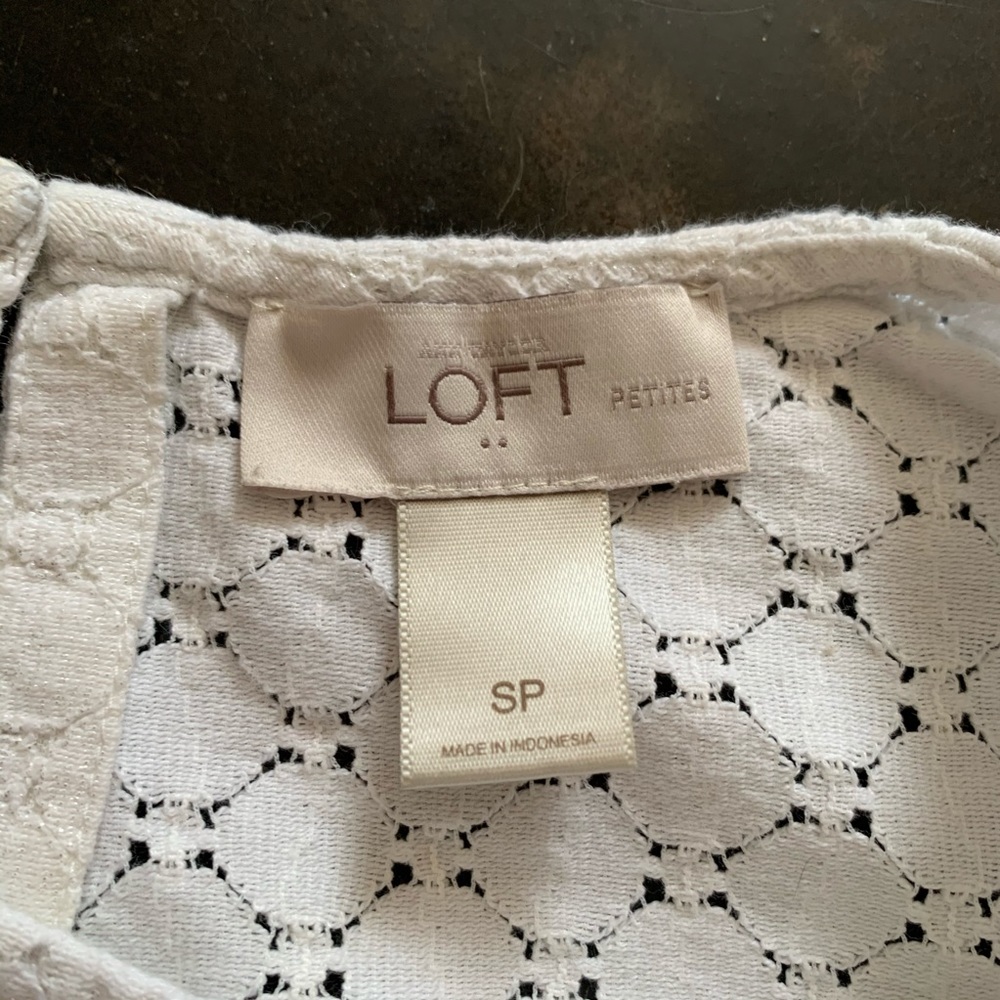 LOFT white Top - Picture 3 of 4